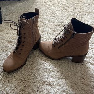White mountain tan boots